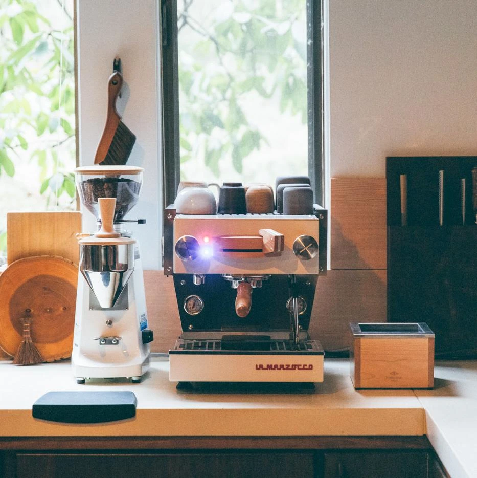 Voltage Coffee Supply Parts & Accessories La Marzocco Barista Basic Corner Tamping Mat 4 Voltage Coffee Supply Parts & Accessories La Marzocco Barista Basic Corner Tamping Mat